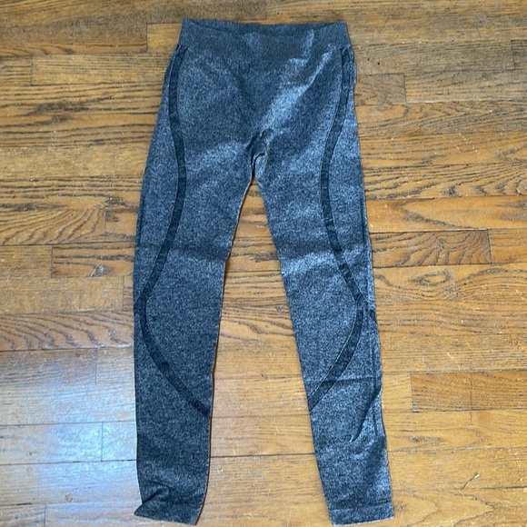 NWOT Athleta exercise tights. Size Small - Picture 2 of 5